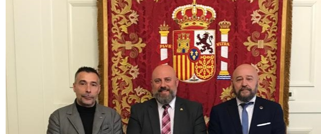 La AVT se reúne con el Delegado de Gobierno en Navarra y el Alcalde de Pamplona
